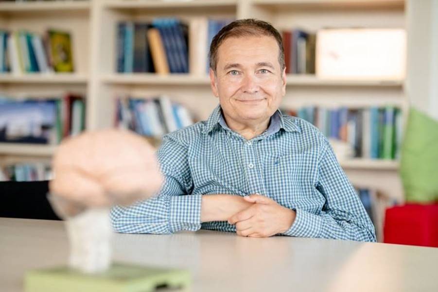 Onur Güntürkü